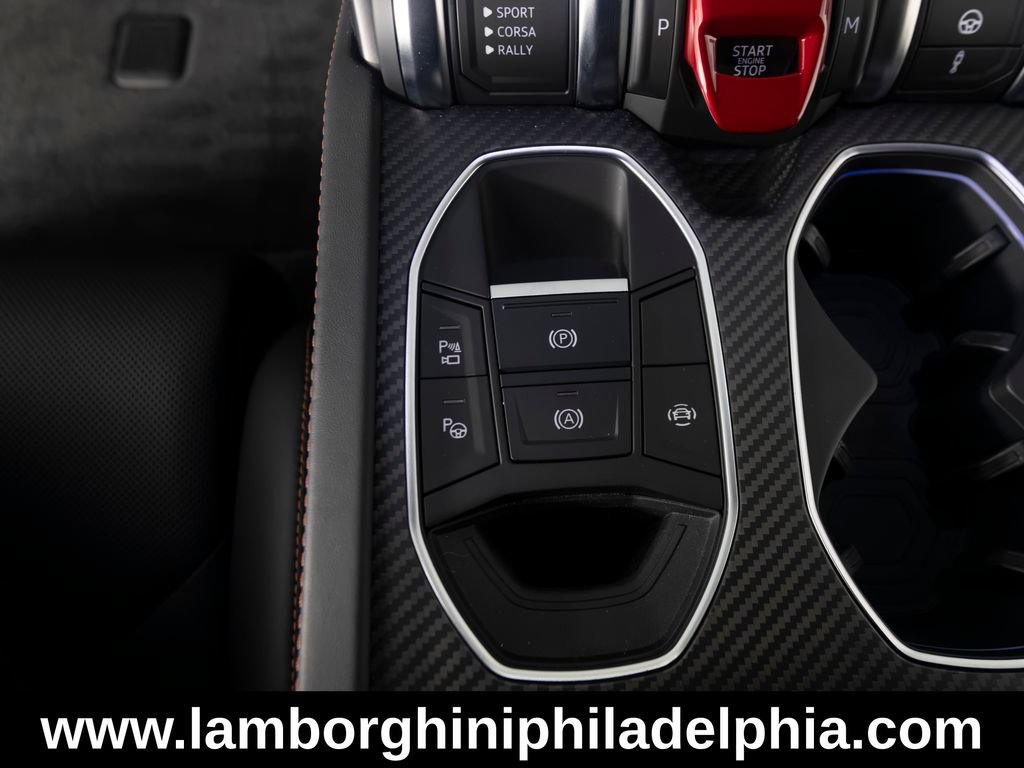 Used 2024 Lamborghini Urus Performante AWD/4WD image 30