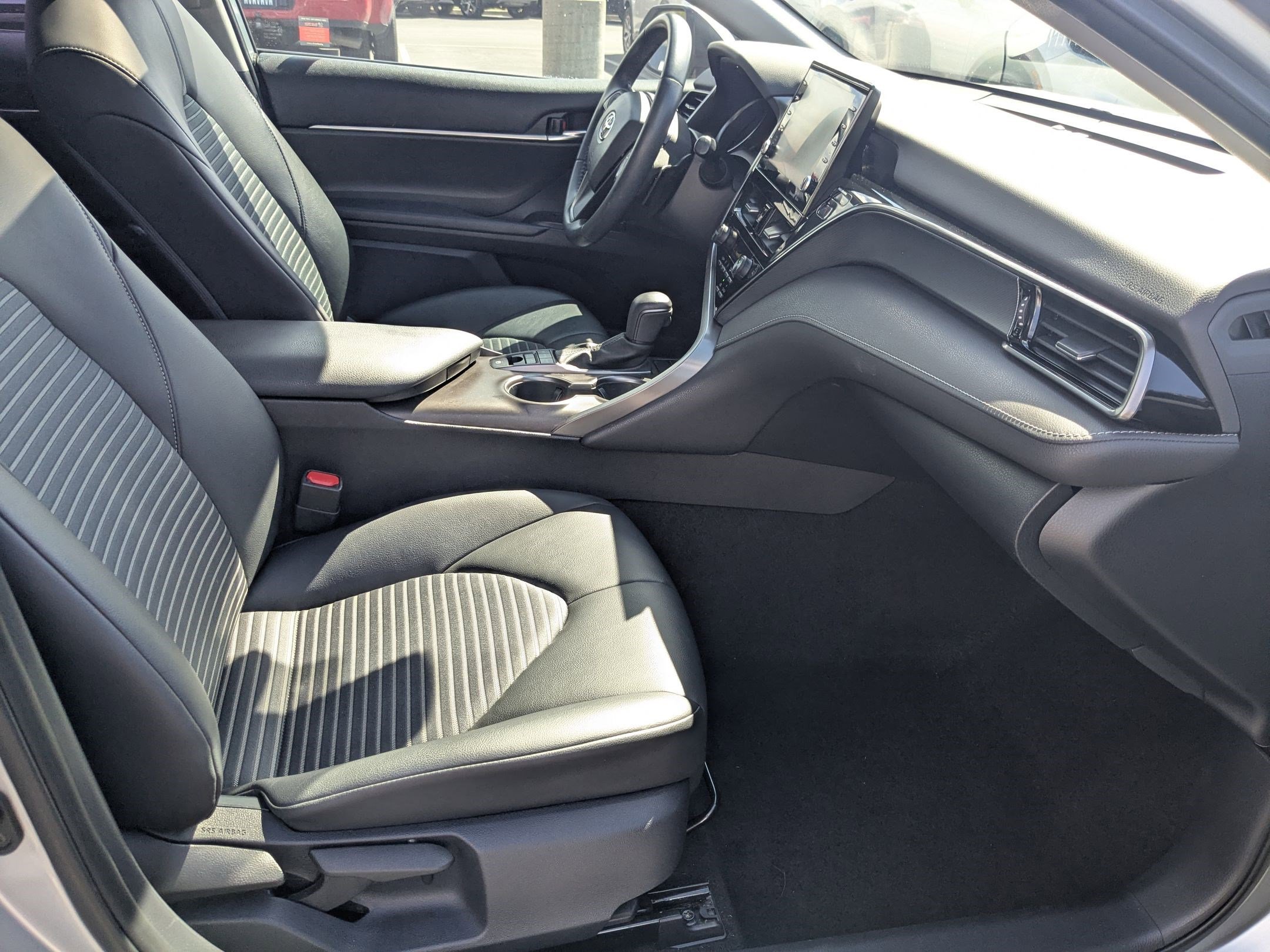 Used 2022 Toyota Camry SE w/ Audio Upgrade Package image 33