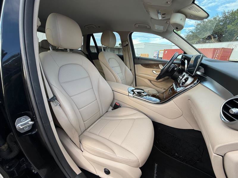 Used 2016 Mercedes-Benz GLC 300 4MATIC image 17