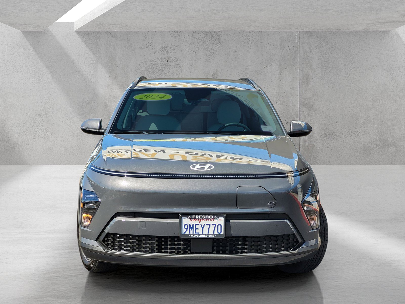Used 2024 Hyundai Kona SEL FWD image 2