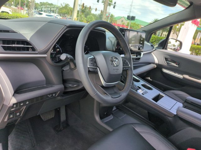 Certified 2024 Toyota Sienna XLE Woodland Edition AWD/4WD image 10