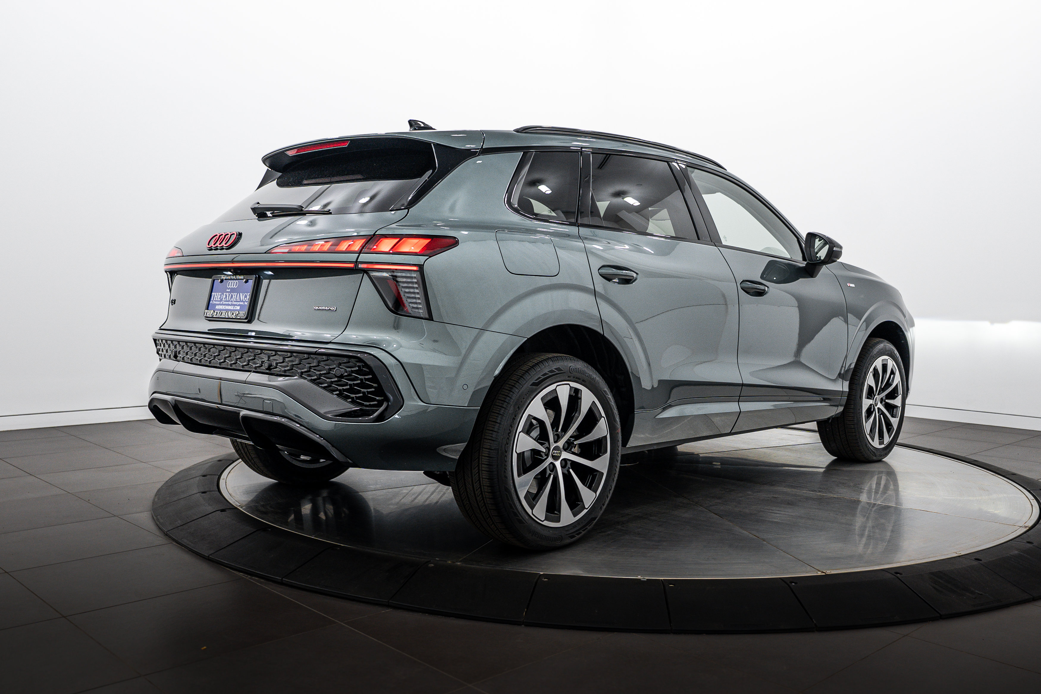 New 2026 Audi Q3 quattro 2.0T AWD/4WD image 4