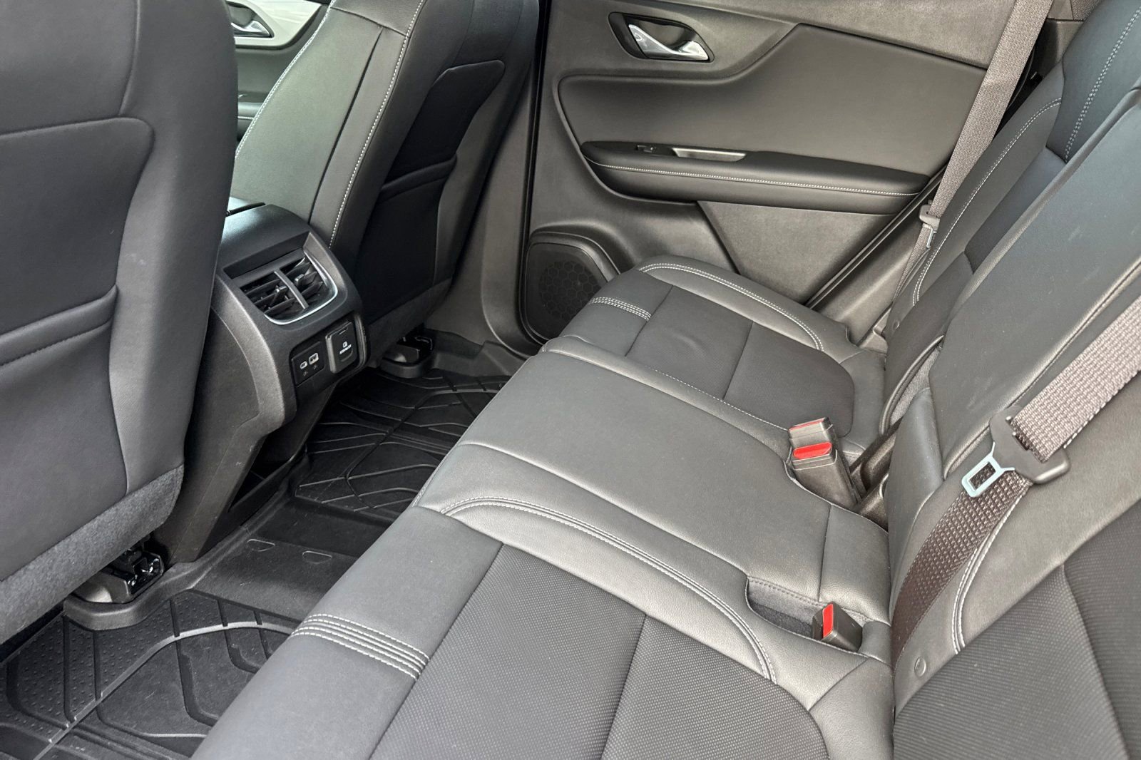 Certified 2025 Chevrolet Blazer LT w/ Sound & Technology Package image 12