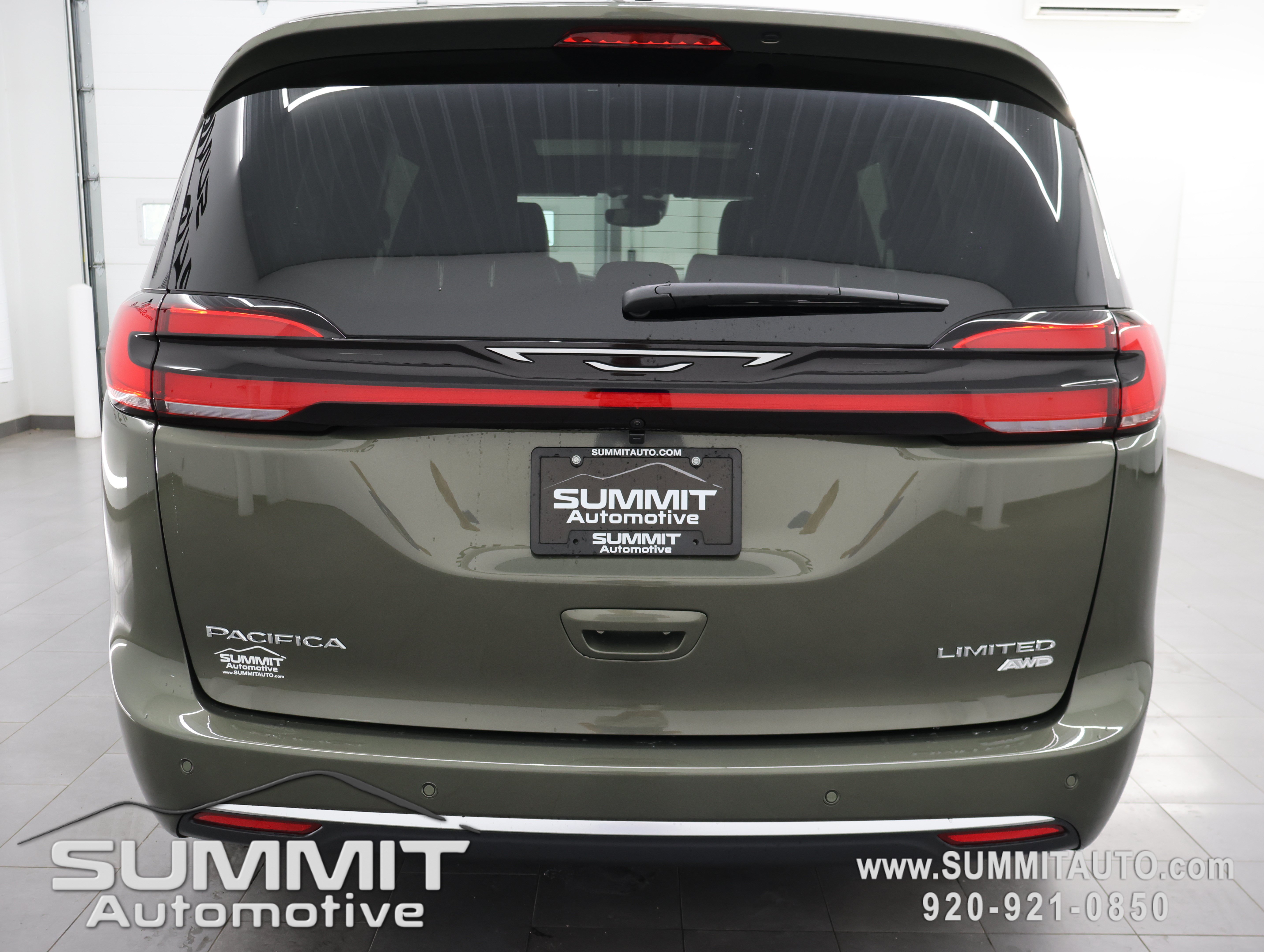 New 2027 Chrysler Pacifica Limited AWD/4WD image 31