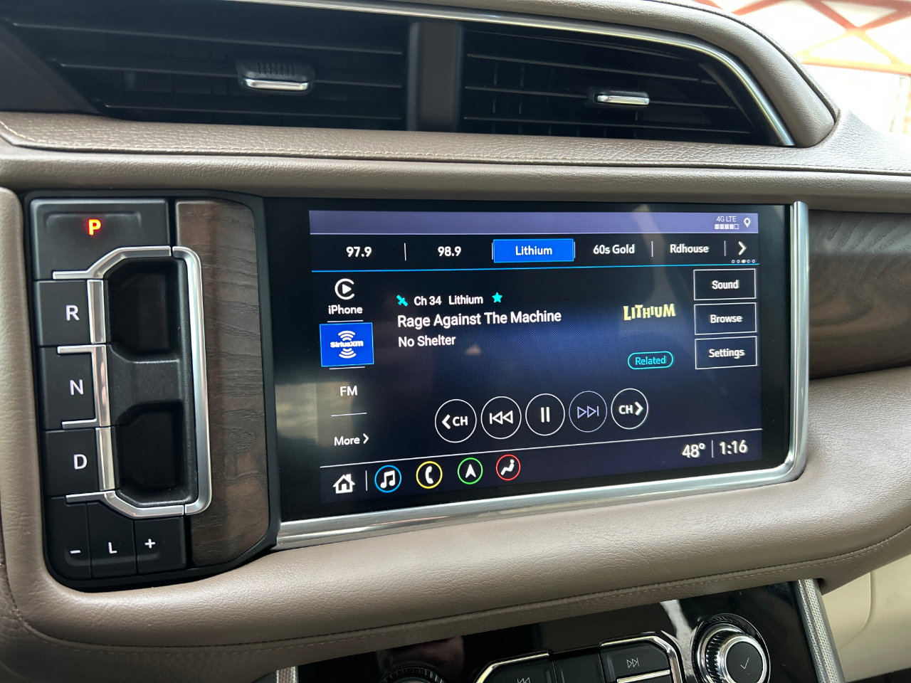Used 2021 GMC Yukon Denali w/ Denali Premium Package AWD/4WD image 12