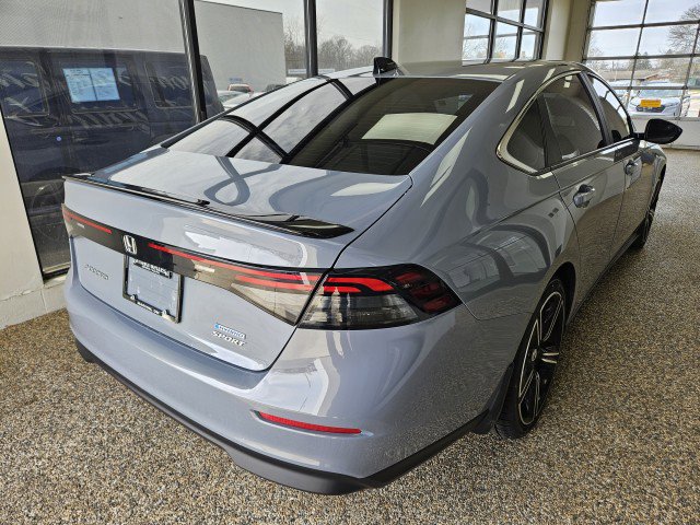 Used 2023 Honda Accord Sport image 2