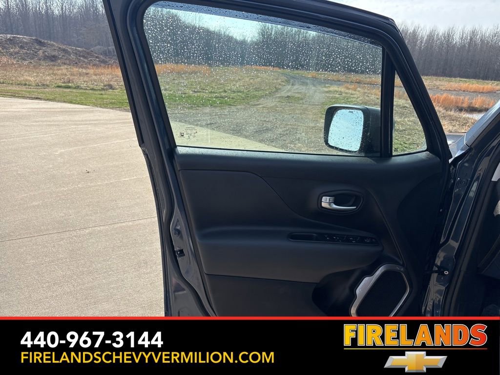 Used 2022 Jeep Renegade Latitude w/ Convenience Group image 12