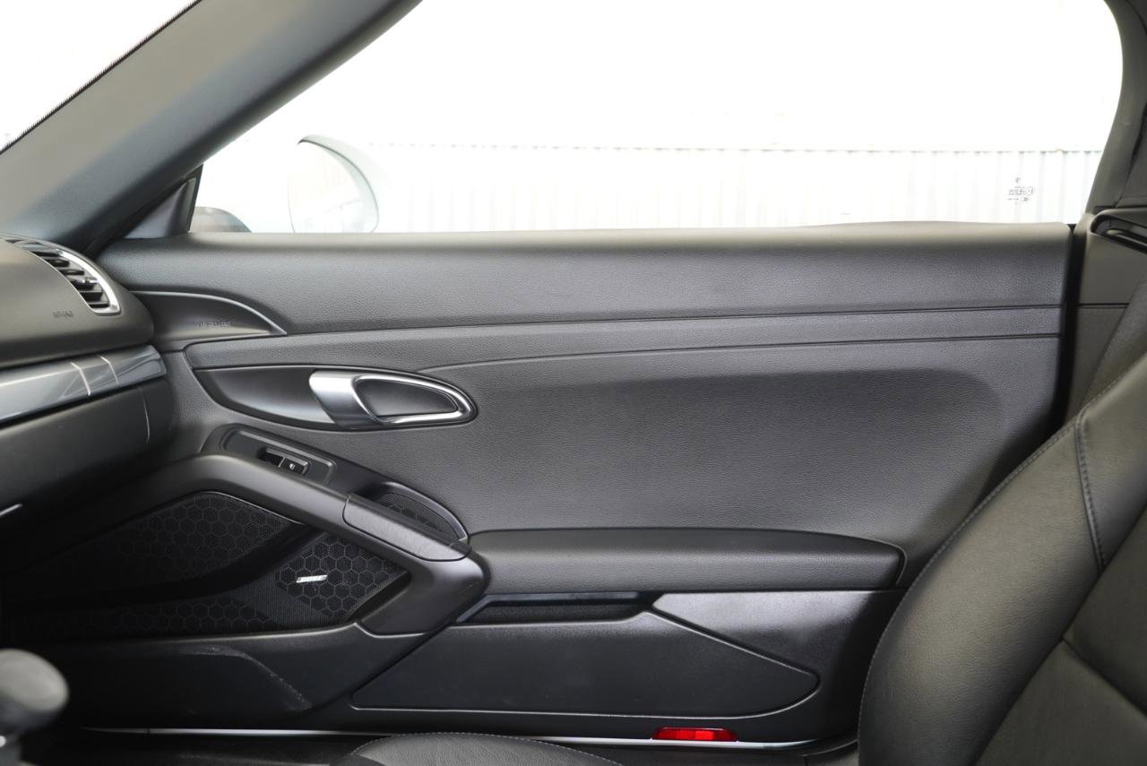 Used 2016 Porsche Boxster RWD image 32