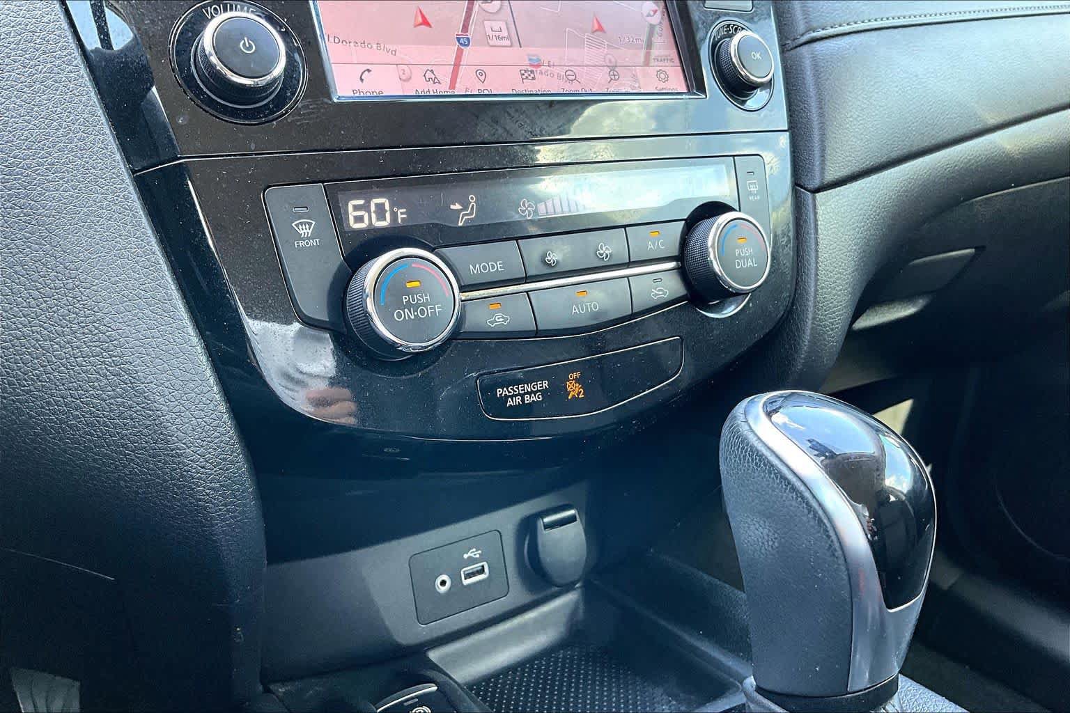 Used 2019 Nissan Rogue SV w/ Premium Package FWD image 35