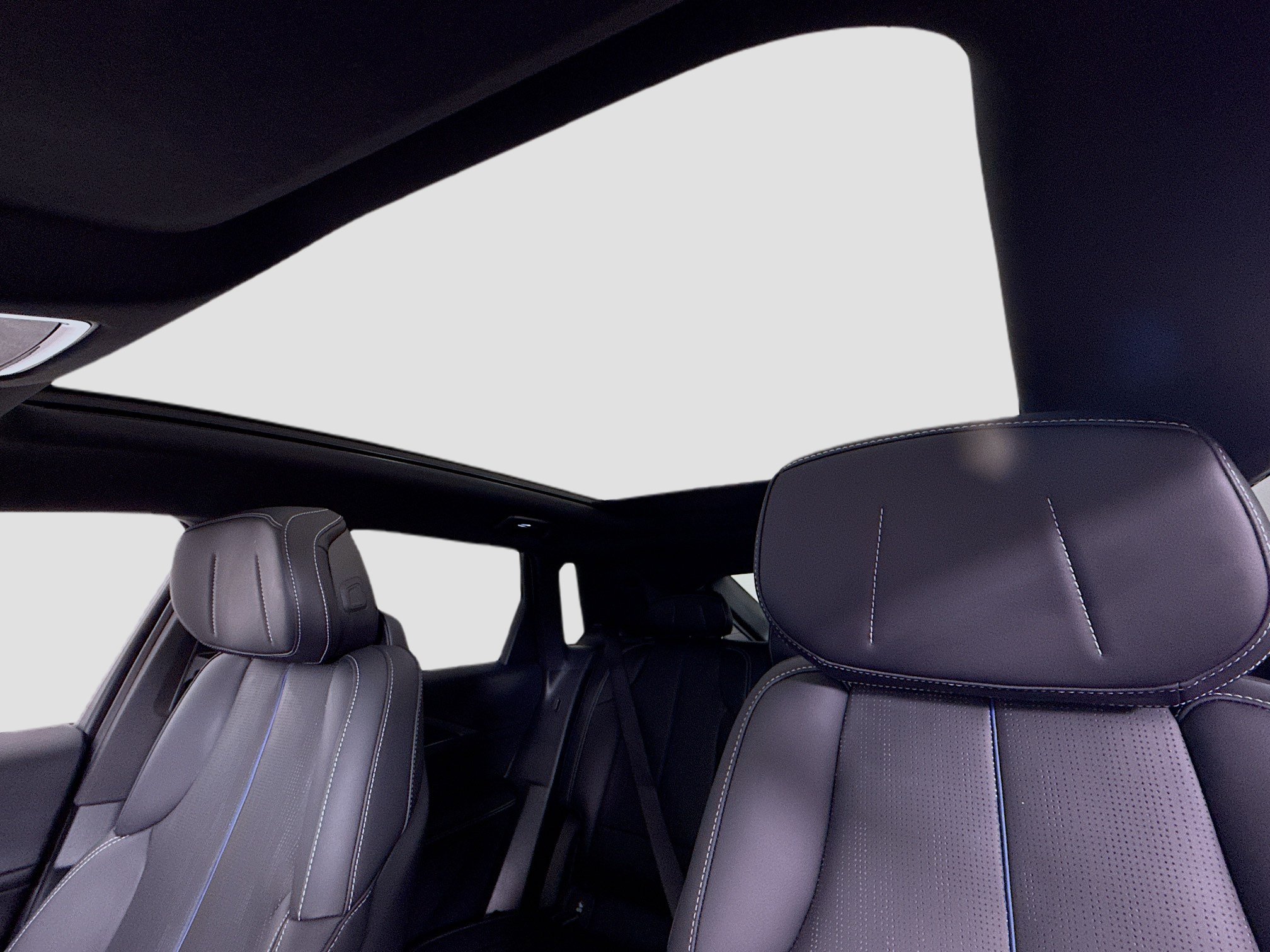 Used 2025 Cadillac Lyriq Sport RWD image 25