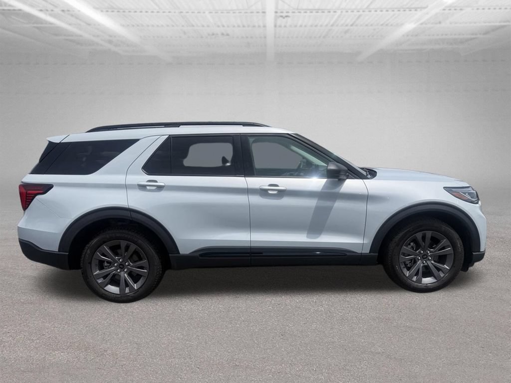 New 2026 Ford Explorer Active w/ Active Comfort Package AWD/4WD image 2