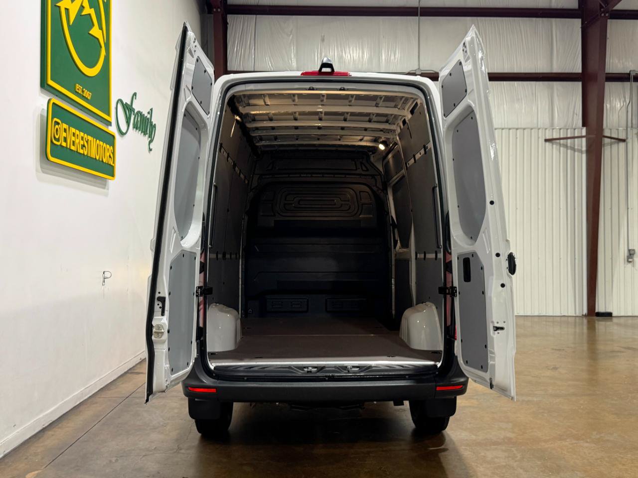 Used 2026 Mercedes-Benz Sprinter 2500 image 27