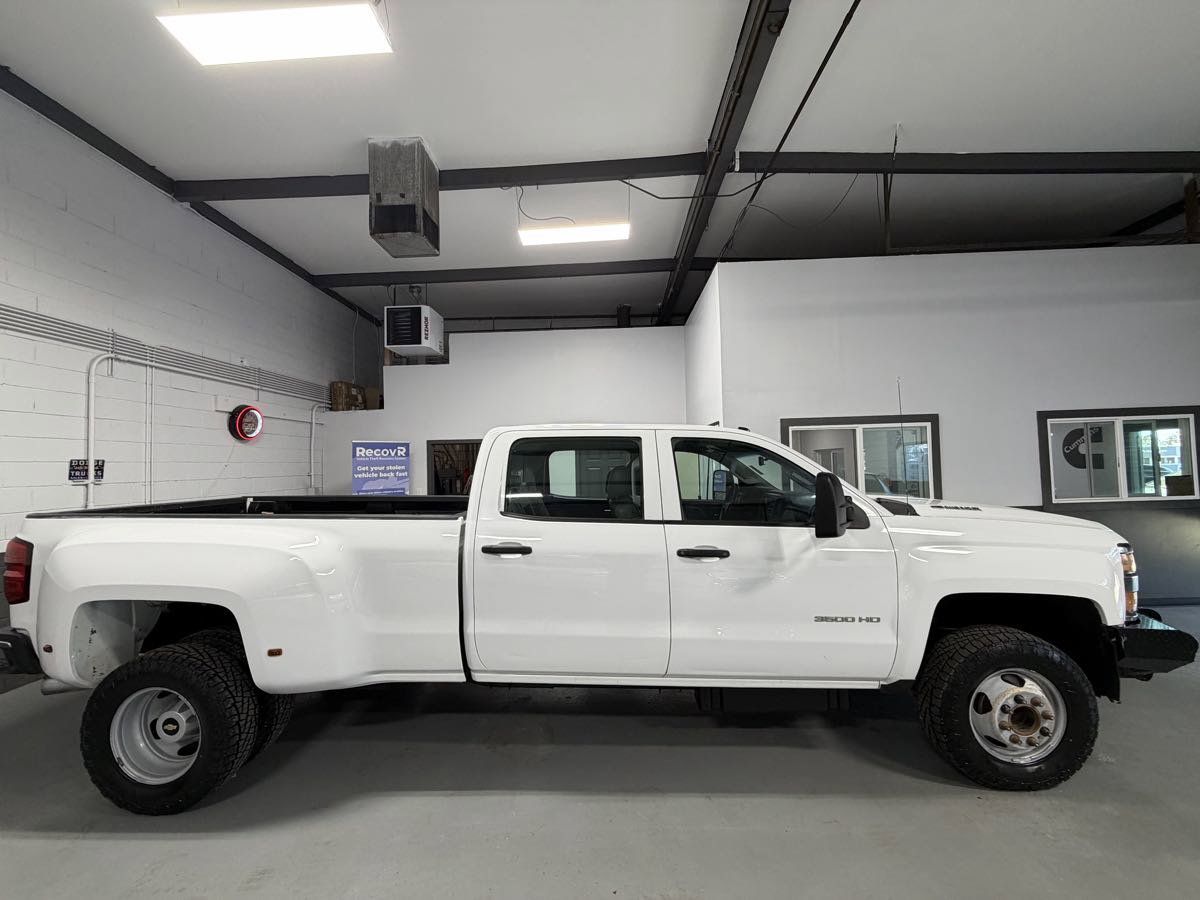 Used 2015 Chevrolet Silverado 3500 W/T image 2