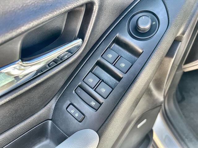 Used 2018 Chevrolet Trax Premier w/ LPO, Protection Package AWD/4WD image 22