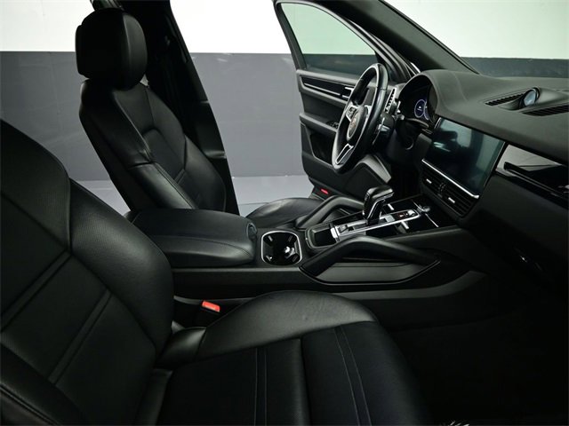 Used 2020 Porsche Cayenne S image 32