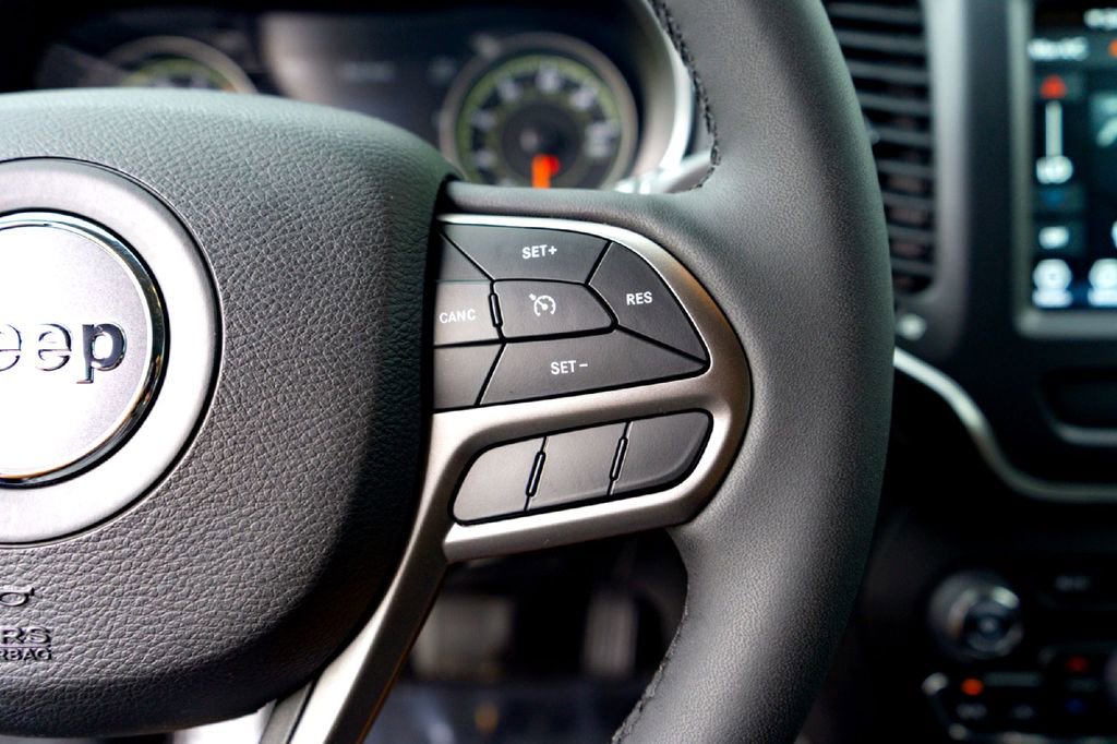 Used 2022 Jeep Cherokee Latitude Lux FWD image 13