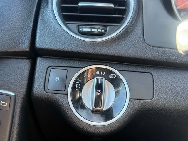 Used 2013 Mercedes-Benz C 250 Sedan image 17
