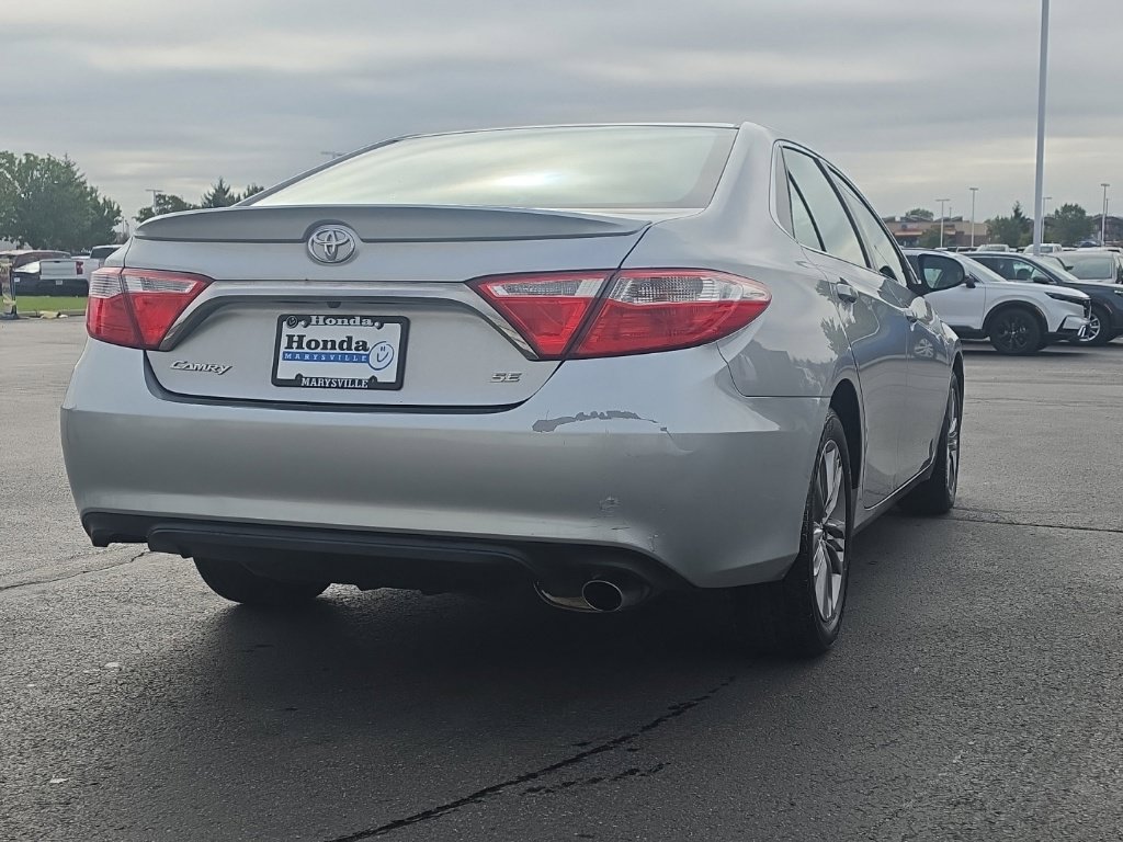Used 2015 Toyota Camry SE w/ Moonroof Package FWD image 8