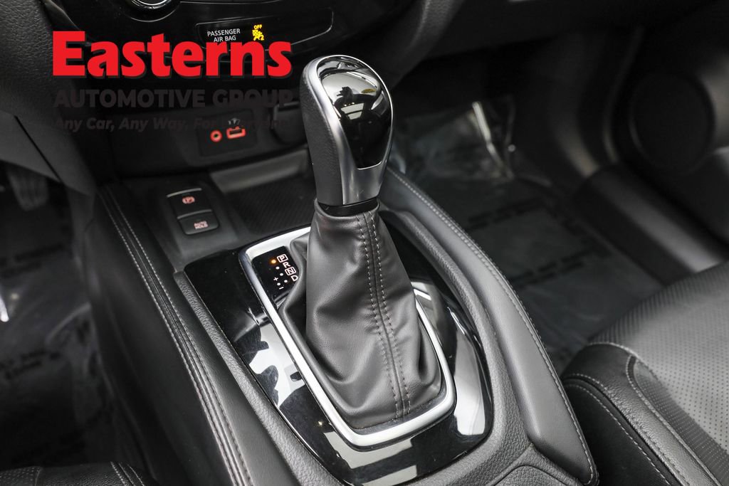 Used 2020 Nissan Rogue SL w/ Premium Package image 12