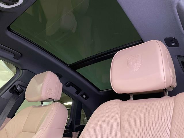 New 2026 Porsche Macan image 18