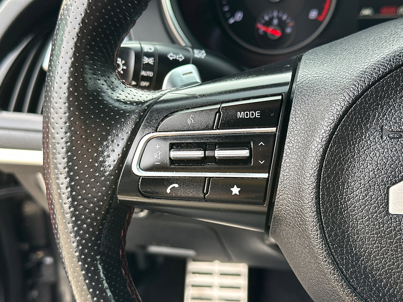 Used 2022 Kia Stinger GT-Line w/ Sun & Sound Package image 25