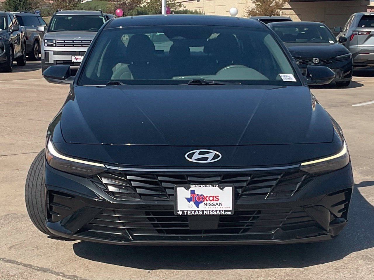 Used 2025 Hyundai Elantra SEL FWD image 2