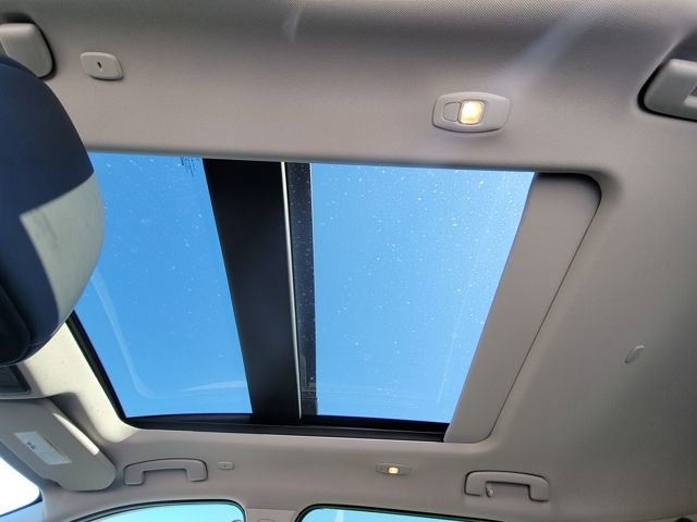 Used 2025 Nissan Rogue Platinum image 10