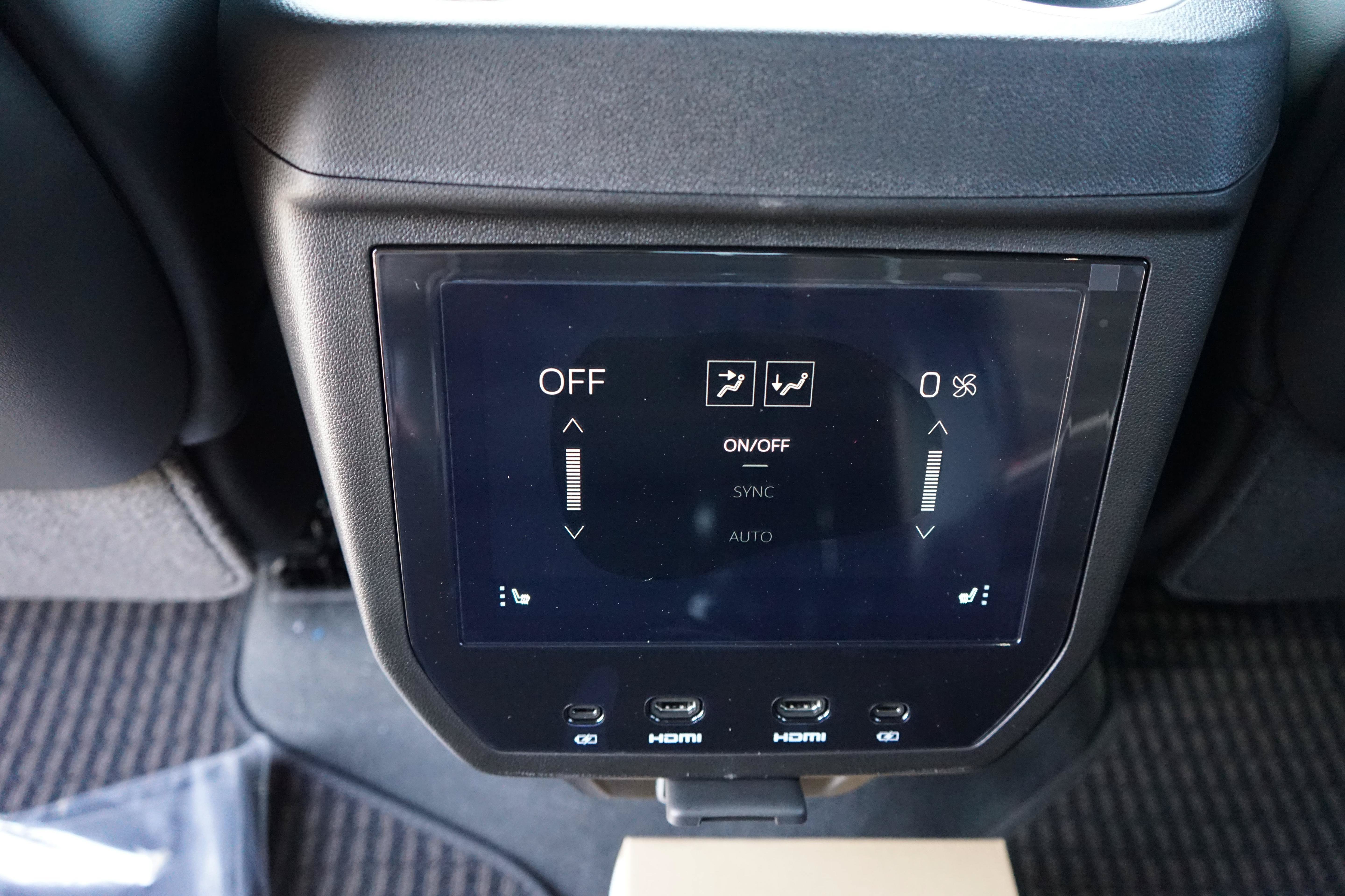 New 2026 GMC Yukon Denali Ultimate AWD/4WD image 76