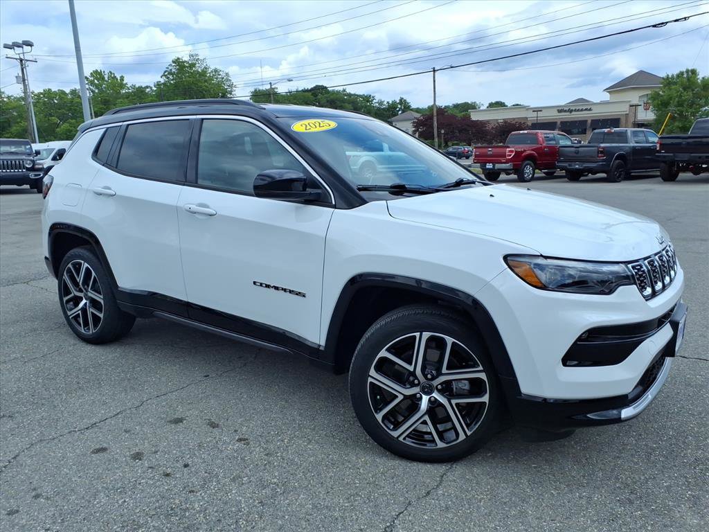Used 2025 Jeep Compass Limited w/ Elite Group AWD/4WD image 2