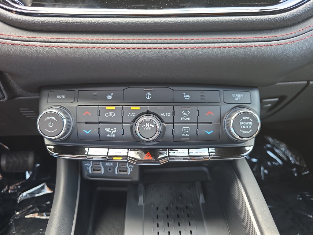 New 2026 Dodge Durango GT w/ Blacktop Package AWD/4WD image 25