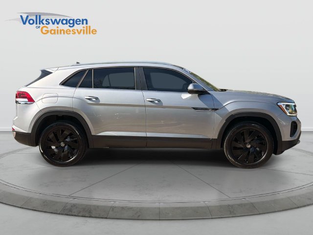 Used 2026 Volkswagen Atlas Cross Sport SE FWD image 2