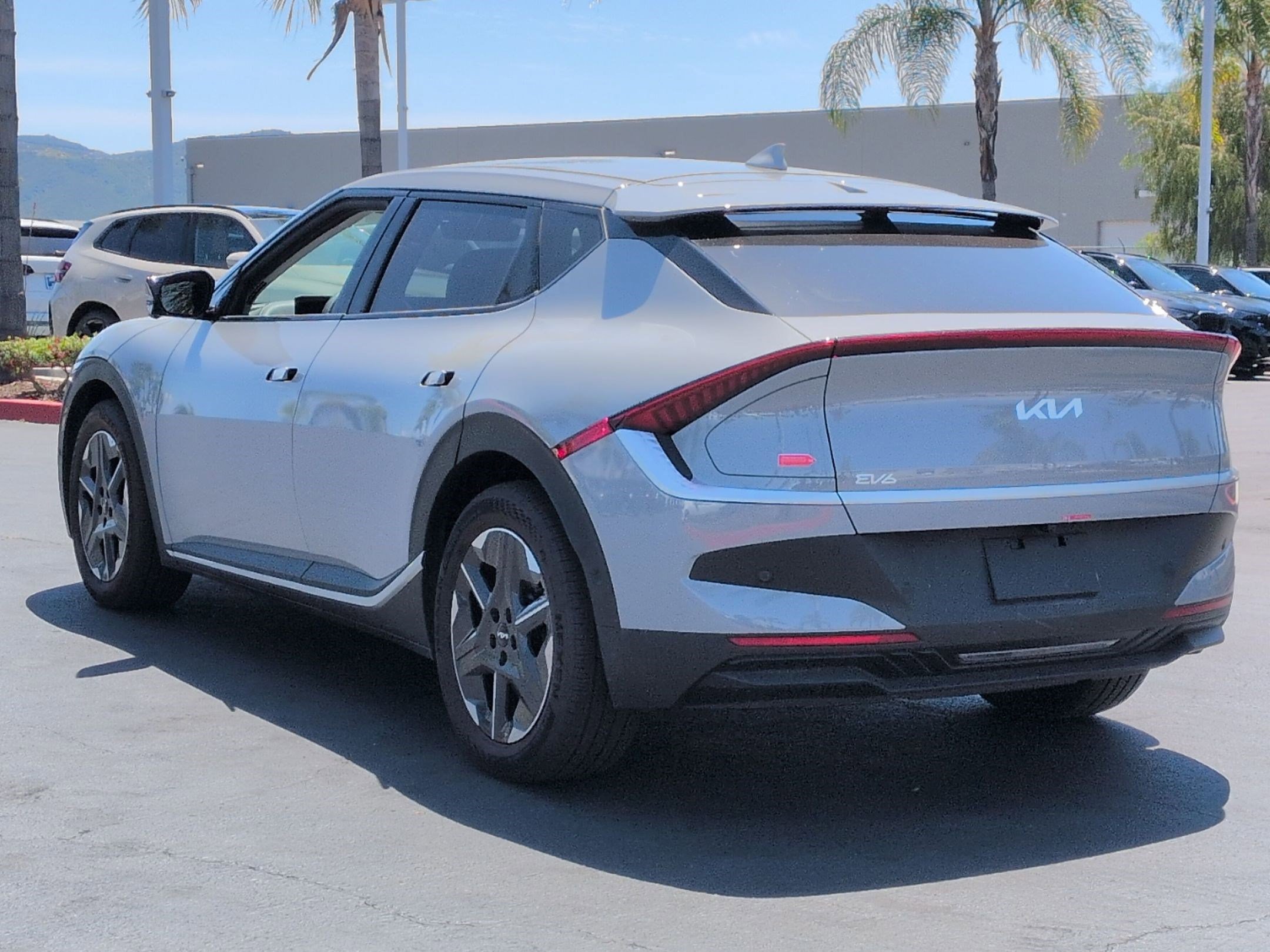 Used 2025 Kia EV6 Light w/ Light LR Technology Package RWD image 8