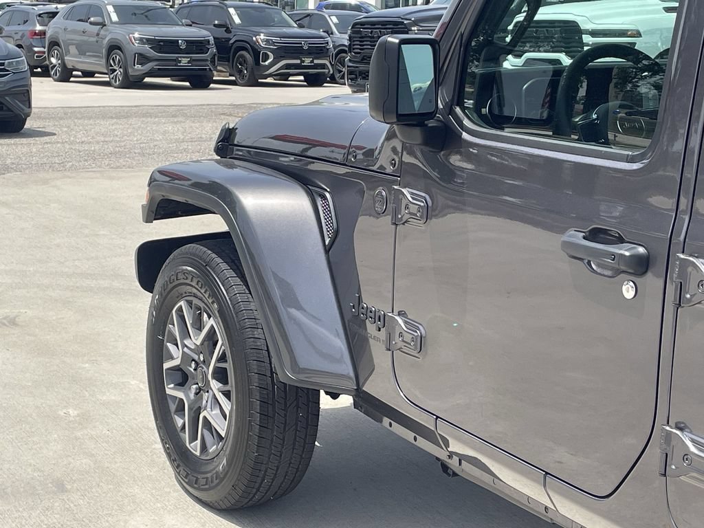 New 2025 Jeep Wrangler Unlimited Sahara w/ Safety Group AWD/4WD image 30