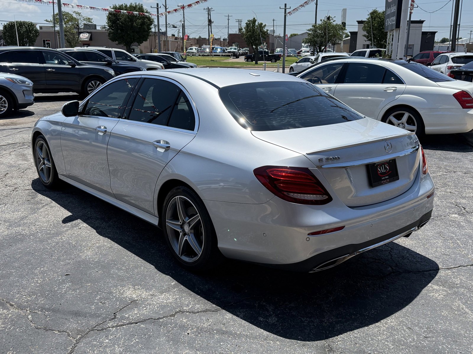 Used 2017 Mercedes-Benz E 300 4MATIC image 5