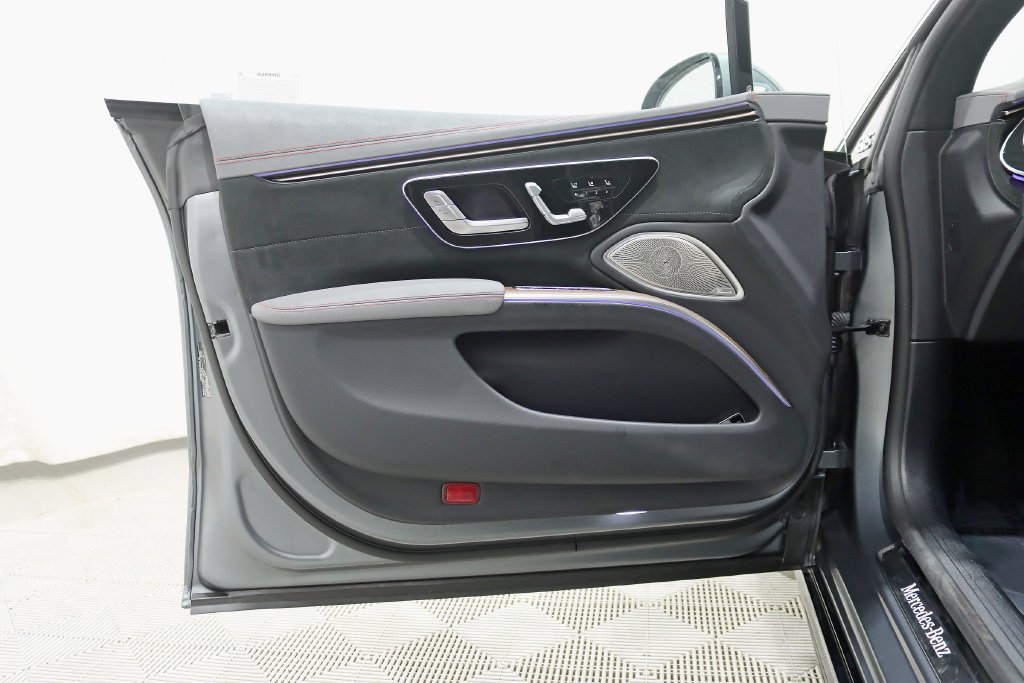 Used 2023 Mercedes-Benz EQS 580 4MATIC Sedan image 34