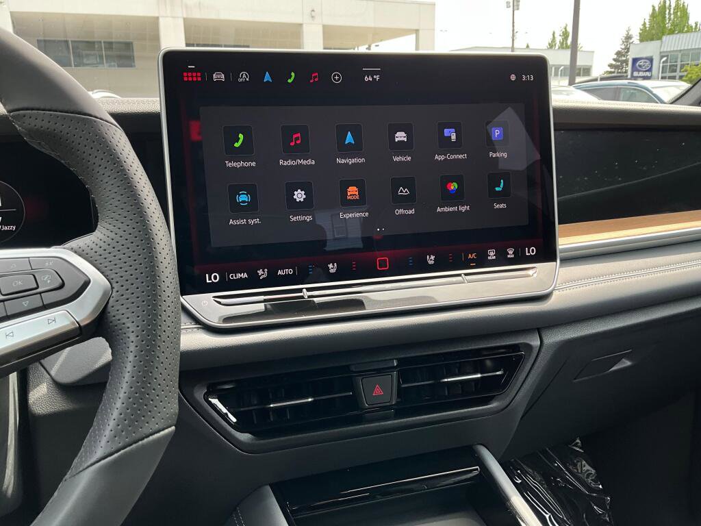 New 2026 Volkswagen Tiguan SEL R-Line AWD/4WD image 18