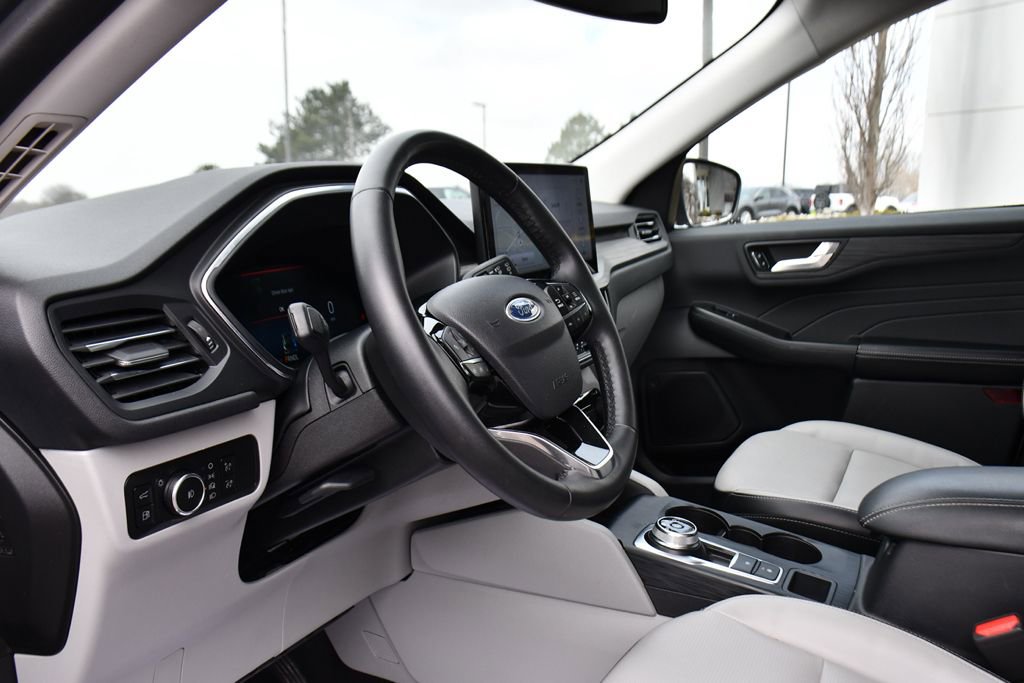 Used 2023 Ford Escape Platinum image 11