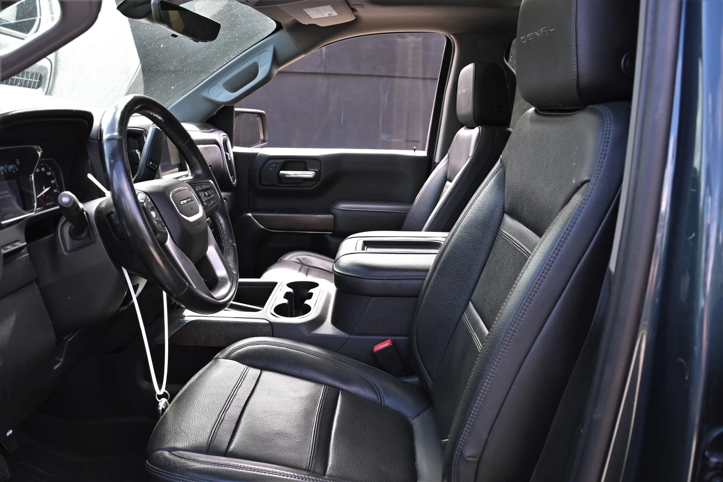 Used 2020 GMC Sierra 1500 Denali w/ Denali Ultimate Package AWD/4WD image 11