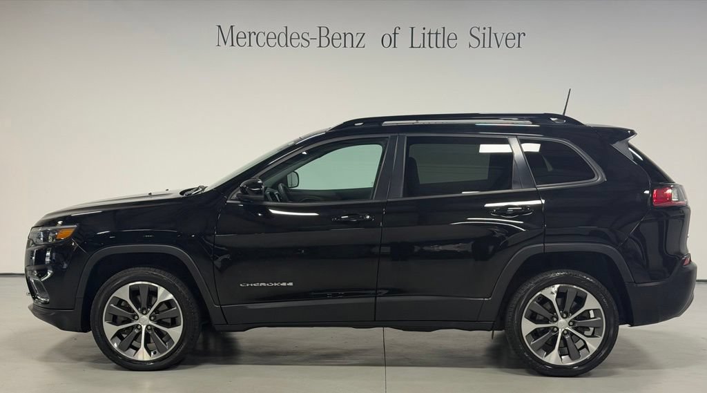 Used 2022 Jeep Cherokee Limited w/ Elite Package AWD/4WD image 2