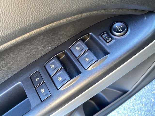 Used 2022 Chevrolet Colorado LT w/ LT Convenience Package image 17