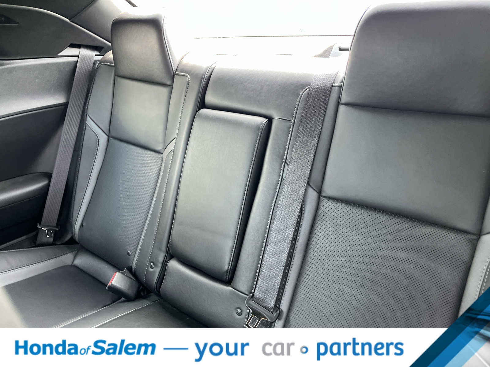 Used 2022 Dodge Challenger SXT w/ Plus Package image 13