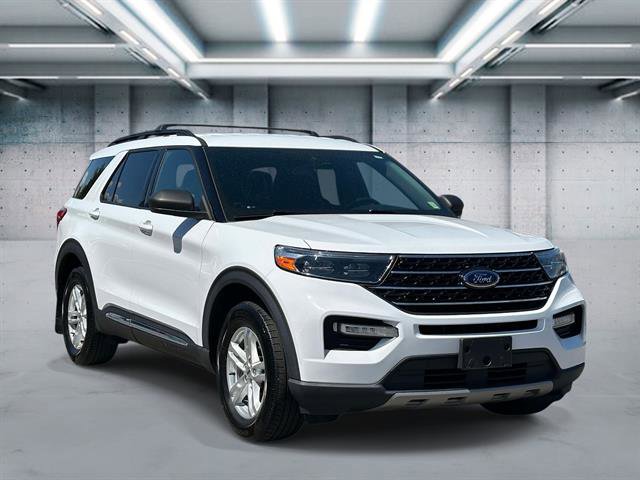 Used 2020 Ford Explorer XLT w/ Equipment Group 202A AWD/4WD image 2