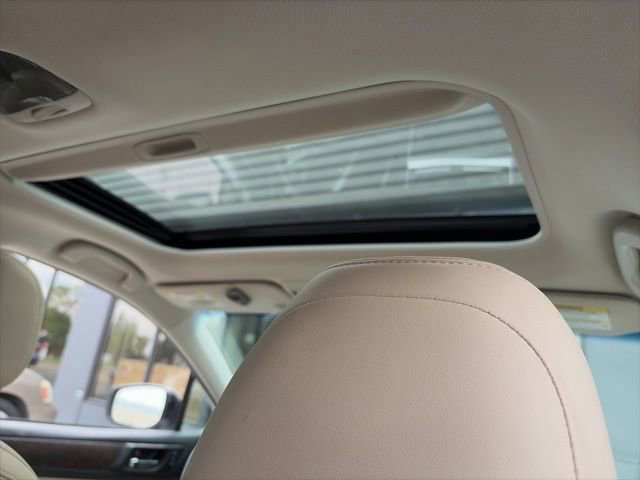 Used 2018 Subaru Outback 2.5i Limited AWD/4WD image 4