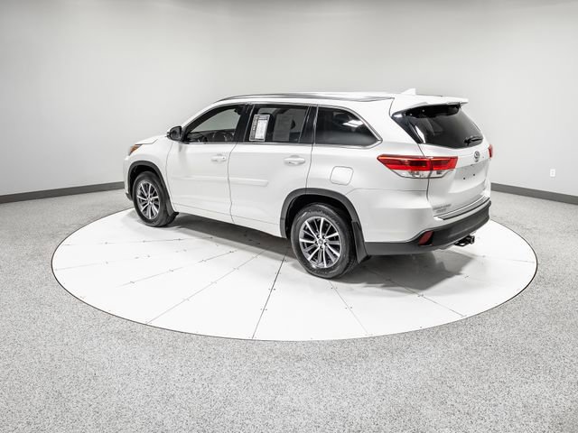 Used 2017 Toyota Highlander XLE w/ Protection Package #3 AWD/4WD image 37