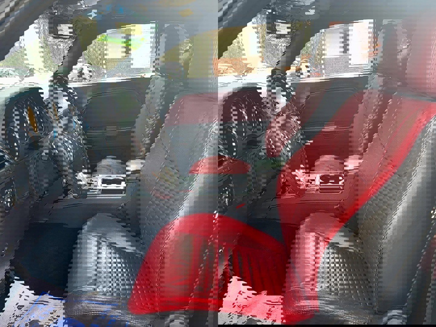 Used 2014 Dodge Challenger SXT image 10