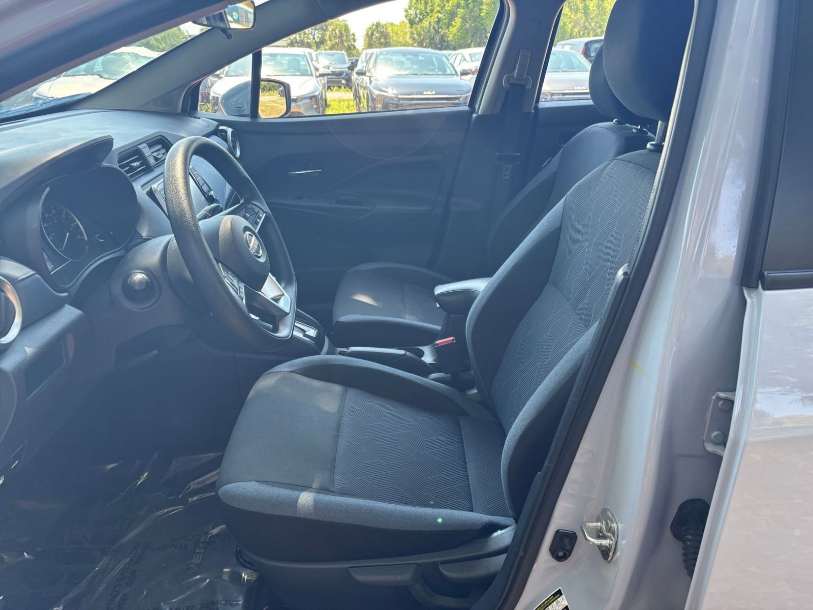 Used 2025 Nissan Versa SV FWD image 28