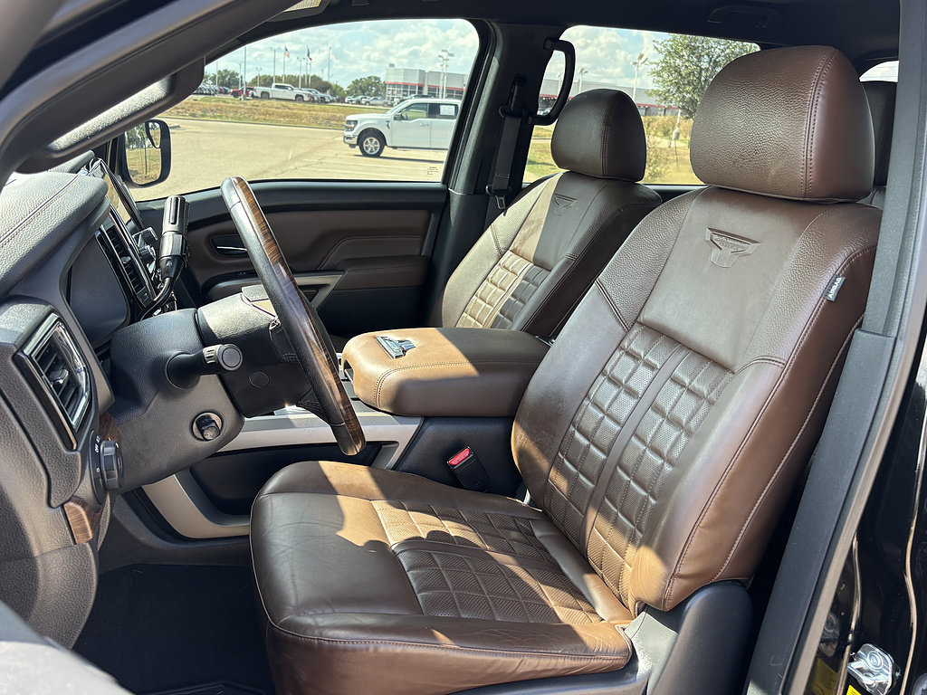 Used 2021 Nissan Titan Platinum Reserve AWD/4WD image 12