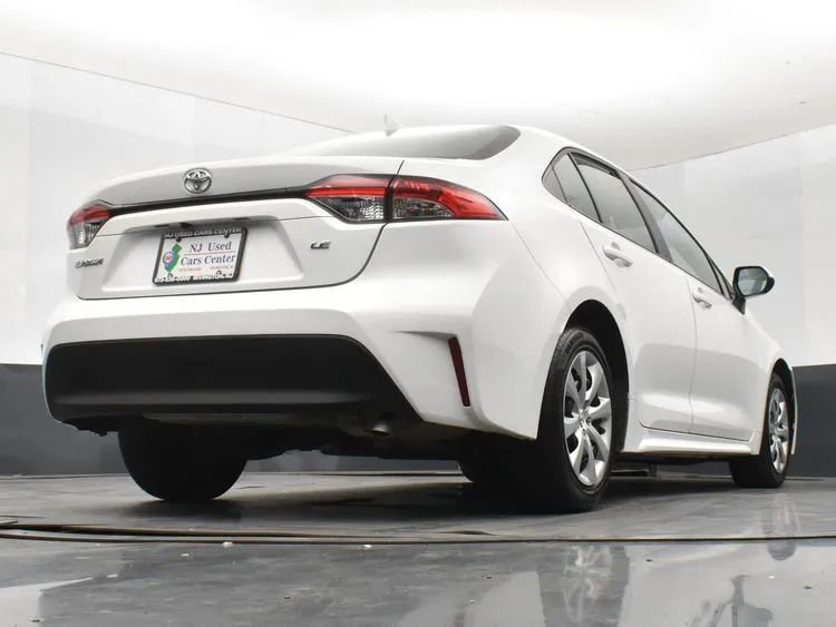 Used 2025 Toyota Corolla LE image 13