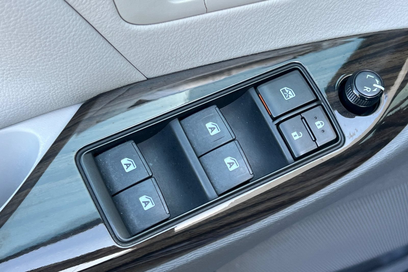 Used 2020 Toyota Sienna XLE FWD image 12