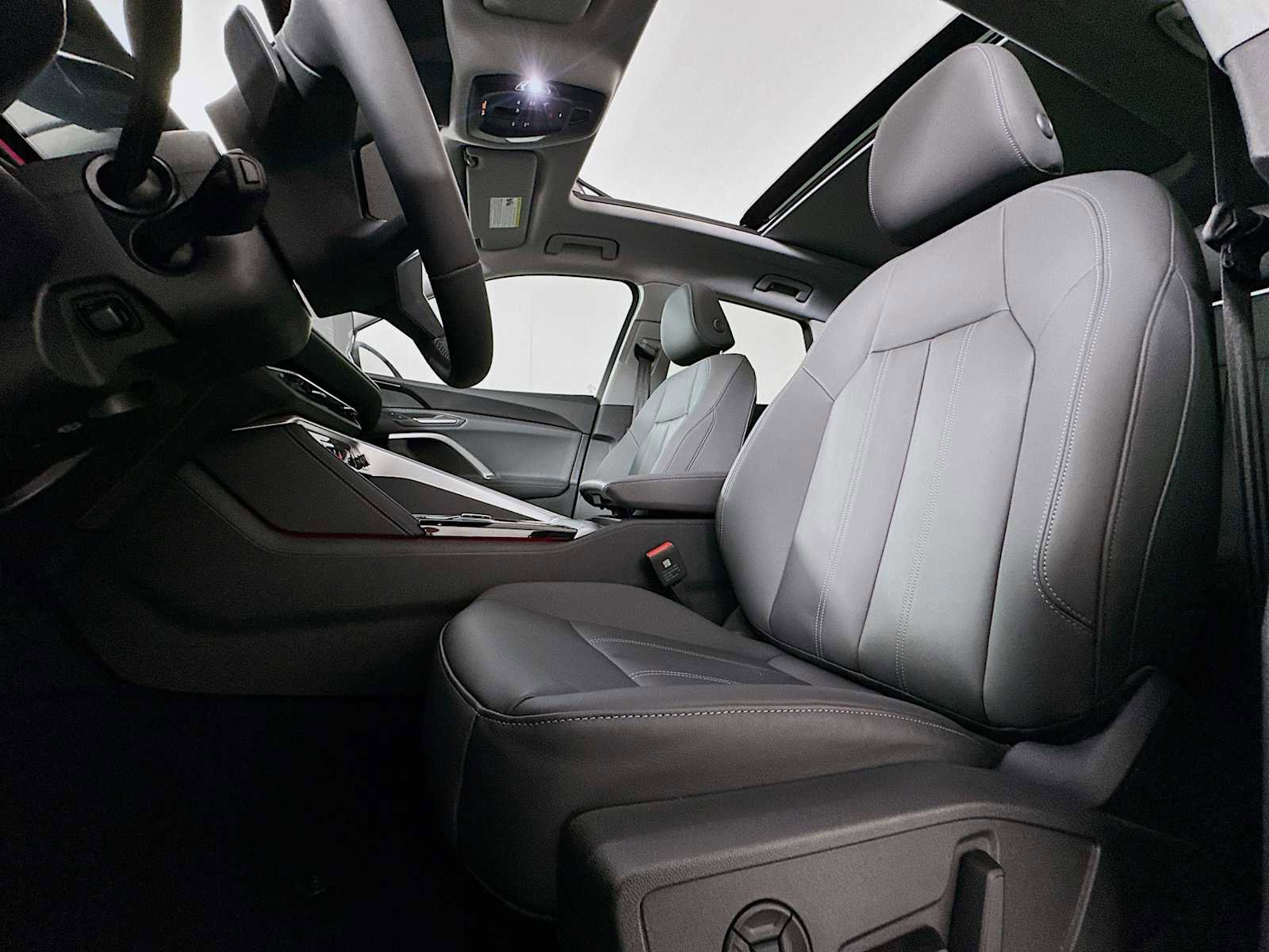 New 2025 Audi Q5 Premium image 18